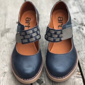 Cute Navy Art Heels